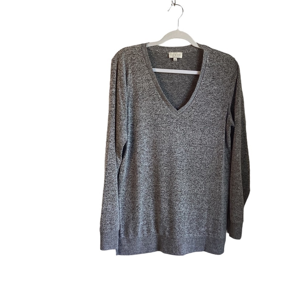 Lucky Brand Women’s Gray Variegated Tunic V-Neck Sweater.  Size S/P